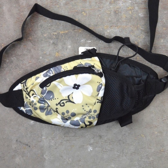 Adventuridge Floral Padded Adjustable Fanny or Crossbody Bag, New with Tag - Picture 9 of 9